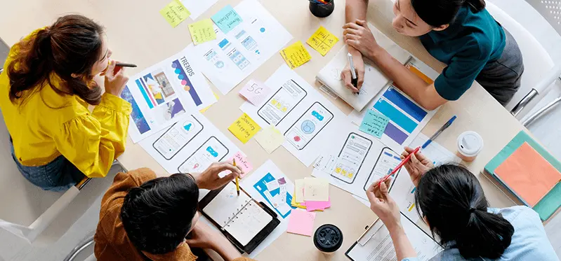 Collaborative brainstorming with sticky notes